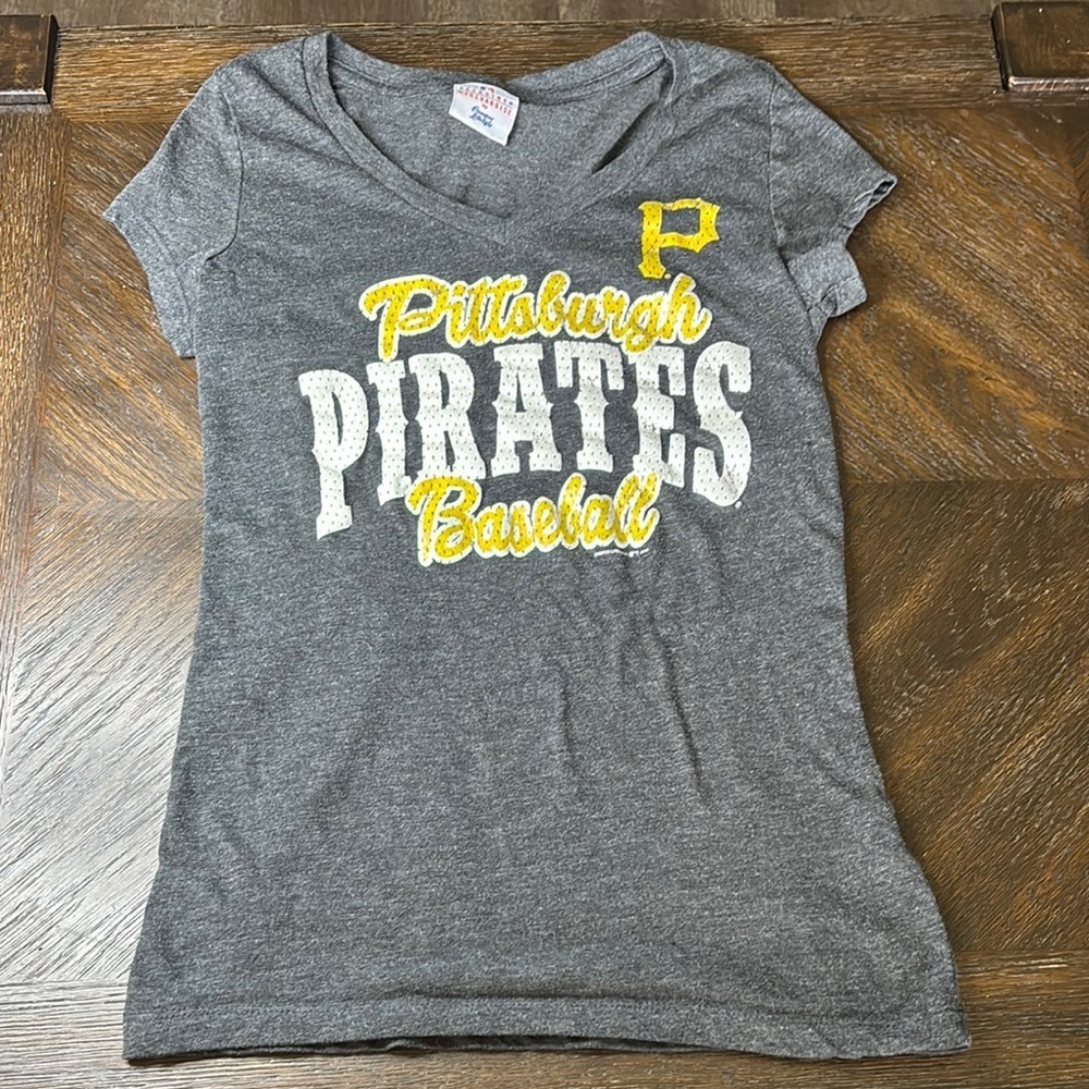 Pittsburgh Pirates - Grey Logo T-Shirt - Size Juniors Small